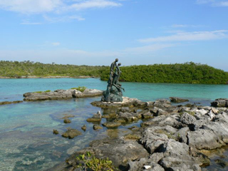 Yal Ku sculpture
